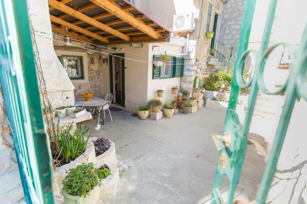 Apartment Antica With Yard & Bbq Spalato Esterno foto